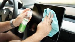 2befair Innenraum- Und Displayreiniger Für Alle Tesla Fahrzeuge -Shop4tesla Store 2befair innenraum und displayreiniger fur alle tesla fahrzeuge 884911