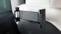 Handy-/ Tablethalterung Für Die Rückseite Der Vordersitze Des Tesla Model 3/Y -Shop4tesla Store handy tablethalterung fur die ruckseite der vordersitze des tesla model 3y 859367