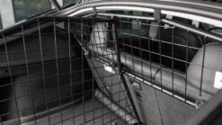 Hundetrenngitter Für Das Tesla Model Y -Shop4tesla Store hundetrenngitter fur das tesla model y 573971jpg 17369