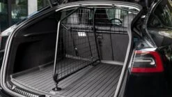Hundetrenngitter Für Das Tesla Model Y -Shop4tesla Store hundetrenngitter fur das tesla model y 767513jpg 17366