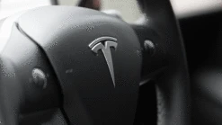 Logo Embleme In Schwarz Für Das Tesla Model 3 -Shop4tesla Store logo embleme in schwarz fur das tesla model 3 498480