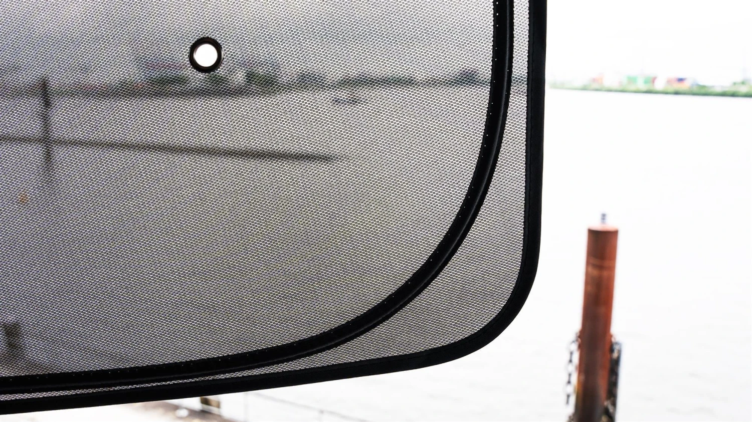 Seiten Sonnenschutz Für Die Rücksitze Des Tesla Model Y 4 Seiten Sonnenschutz Für Die Rücksitze Des Tesla Model Y - Image 2