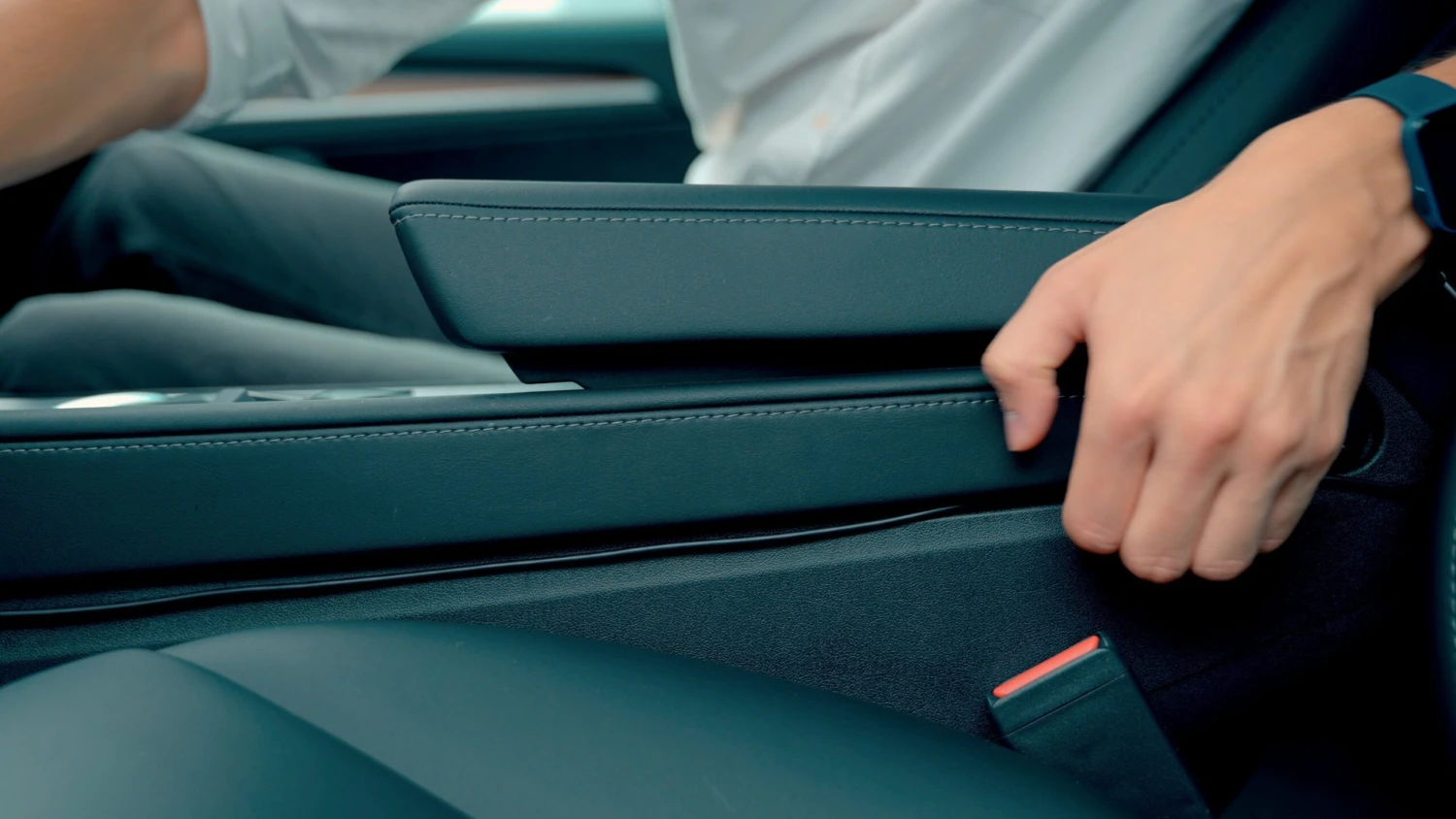 Unsichtbare Handyhalterung Für Das Tesla Model 3/Y 9 Unsichtbare Handyhalterung Für Das Tesla Model 3/Y - Image 7