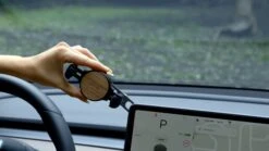 Unsichtbare Handyhalterung Für Das Tesla Model 3/Y 15 Unsichtbare Handyhalterung Für Das Tesla Model 3/Y -Shop4tesla Store unsichtbare handyhalterung fur das tesla model 3y 871931jpg